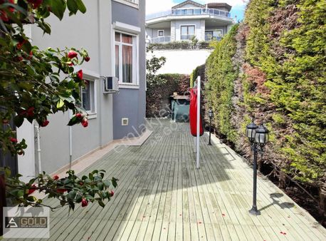 Bahçeşehir Hoşdere De Özel Yapılmış Müstakil Villa