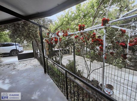 Kuşadasi Davutlar Sahile 1200m 4+1 Eşyalı Masrafsız Villa