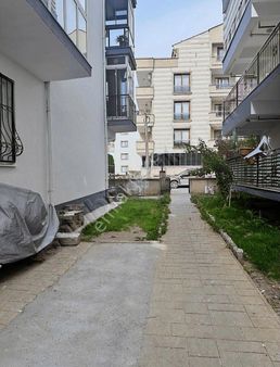 Sardunya Sitesi Ara Kat 3 + 1 Geniş Daire