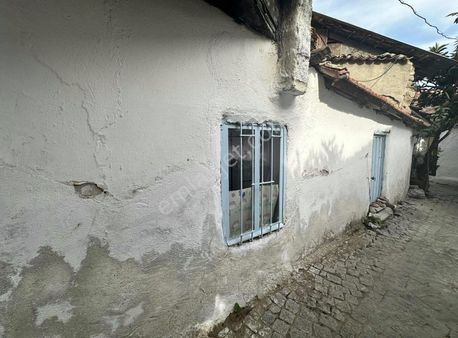 Bergama Selçuk Mahallesi 1 + 1 1 + 0 İki Hane Tek Fiyata