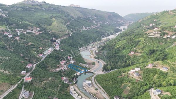 Şahinoğlu Emlaktan, Trabzon Derecik Sera Gölü Kenarı Hayal Vadisi Yanında, Bitişik 2.900 M2 Arsa.