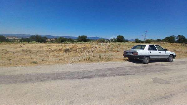 Köye 300m Asfalt Cepheli Hesaplı Satılık Tarla