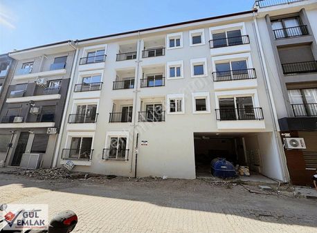 Belediye Yanında Ön Cephe Çok Geniş 2+1 Daire