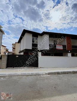 Bahabey Cad. Altında 4+1 Satılık Villa