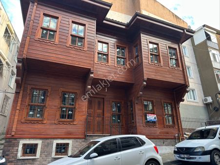 Üsküdar Ahmediye Tunusbağı Cd. Altı Kiralık Köşk / İşyeri&konuta