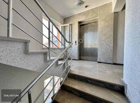 Emlakyumdan Nasuhdede Kentparkta Balkonlu Eşyalı Lüx Kiralık 1+1