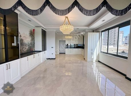 Akkentin İncisi 3 Banyo 4+1 Konseptinde Ultra Lüks 3.5+1 Daire !