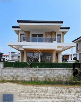 Kuşadası Güzelçamlı'da Müstakil 3+1 Müstakil Villa