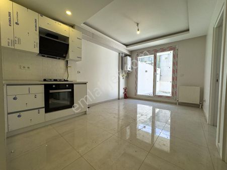 Bakırköy Yenimahallede Yeni Binada Özel Bahçeli 1+1 Satılık Daire