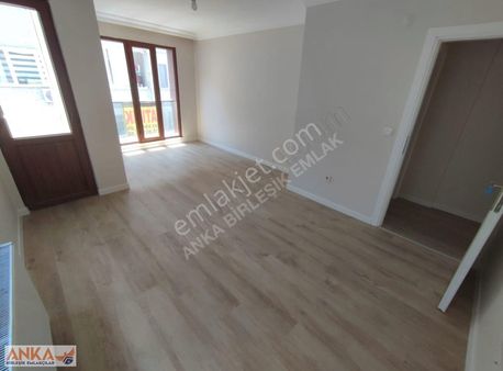 Anka'dan Ümraniye Çarşı'da Satılık Balkonlu 2+1 Yeni Daire