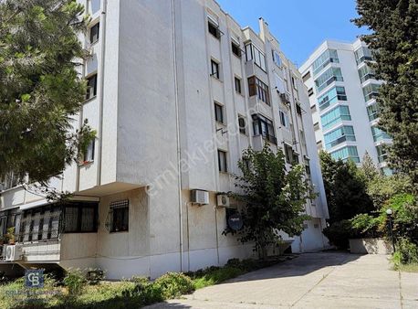 Bostanlı Uğur Mumcu Parkı Yanı 3+1 Satılık Daire