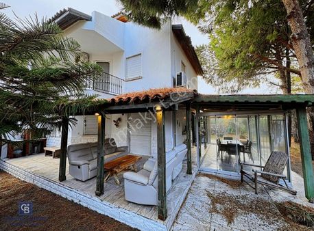 Çeşme Mamurbaba'da Egelim Konaklarında Eşyalı Satılık 4+1 Villa