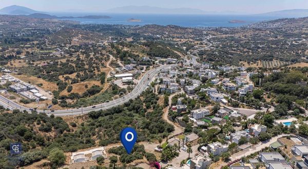 Bodrum Ortakent'te Deniz Manzaralı Köşe Arsa