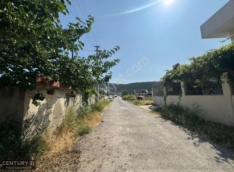 Urla İçmeler'de Denize Yakın 0.30 Emsalli Satılık Arsa