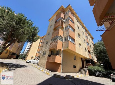 Çekmeköy Hamidiye Gül 91 Sitesinde Boş Satılık 3+1 Ara Kat Daire