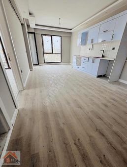 Yalova Merkez Bursa Yoluna Cepheli Satılık 1+1 Geniş Daire