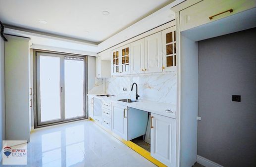 Burak Tok'tan Burhaniye'de Benzersiz Sitede Lüks Çatı Dubleksi