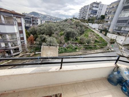 Salı Pazarı Yakınında 3+1 Doğalgaz Kapıda