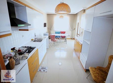 Vega Emlaktan Havuz,cuma Pazarı,cadde Yanı Ön Cephe Site Dairesi