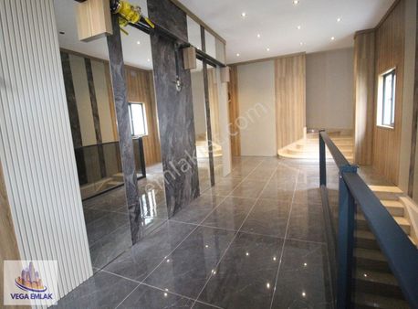 Vega Emlak'tan Nişantaşı Pazarı Karşısı Cadde Üzeri Sıfır Daire