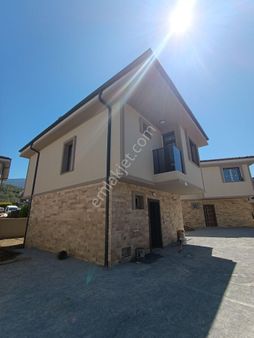 Kuşadası Güzelçamlıda Sıfır Havuzlu 3+1 Villa