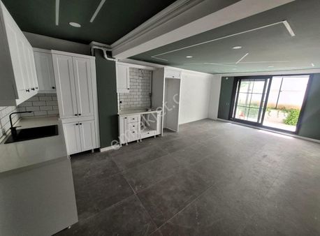 Buca Şirinyer'de 1+1 Sıfır Geniş Bahçe Alanıyla Satılık Daire