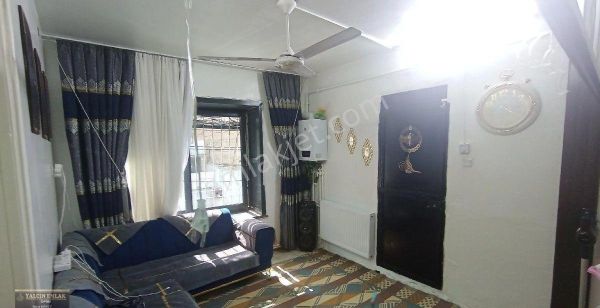 Yukarıbayır Mahlesinde 3 Katlı Müstakil Ev