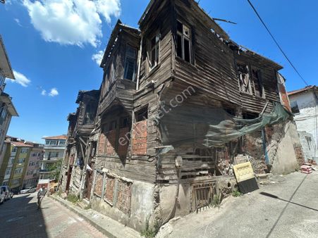 Valide Atik 'de Satılık Müstakil Tarihi Eser Bina