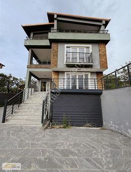 Güneş Emlaktan Emsalsiz Güzellikte Satılık Manzaralı Villa