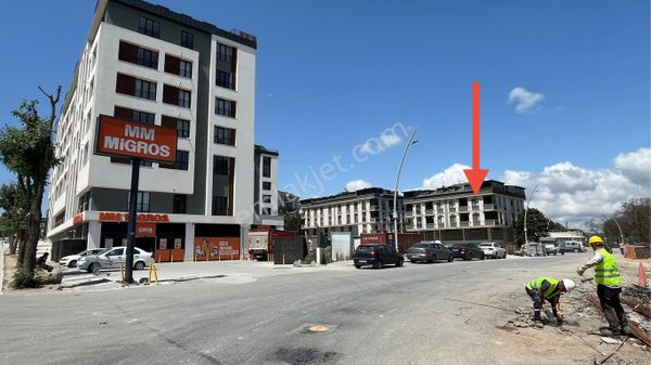 Arnavutköy Bolluca Millet Bahçesine Cephe Kiralık Dükkanlar