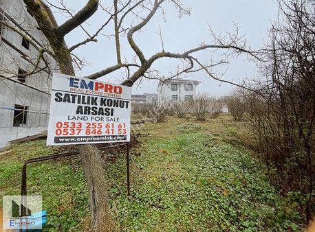 Başiskele Yuvacıkta Doğa Manzaralı Merkezi Konumda Süper Arsa