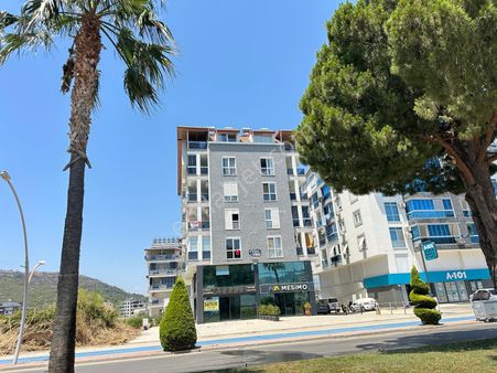 Cadde Üzerinde Satılık 2+1