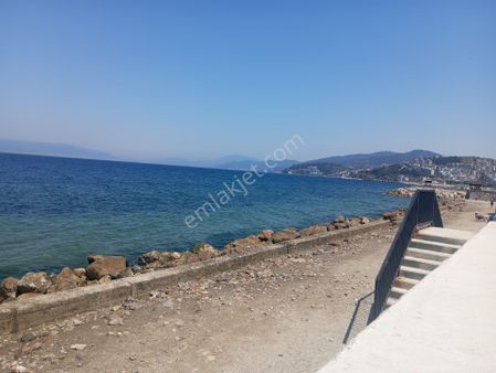 Güzelyalı Yalı Mahallesi'nde Denize Sıfır 2+1