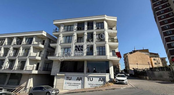 Remaxdan Güzelyurt Mah.metrobüse Yakın Satılık 3+1