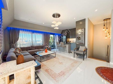 Alanya Güllerpınarı'nda Deniz & Şehir Manzaralı Lüks 2+1 Eşyalı Dubleks Daire