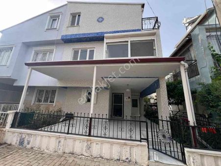 Merkezı Konumda 6+1 Vılla – Her Yere Yürüme Mesafesınde!