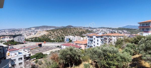 Kuşadası Kadınlar Denizinde Yeni Tadilatlı 3+1 Arakat Daire