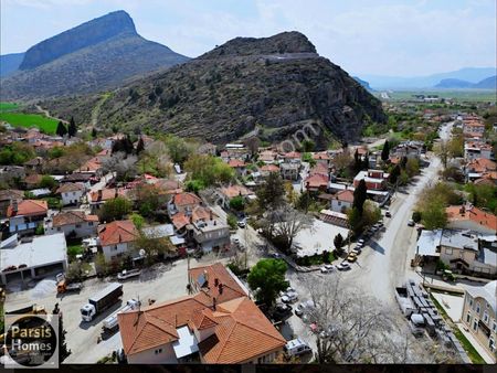 Burdur Bucak Kızılkaya Beldesinde Elektrik Doğalgaz Su Villalık