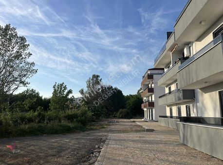 Kocaeli İzmit Şirintepe Mh Site İçi 3+1 Bahçe Katı Satılık Daire