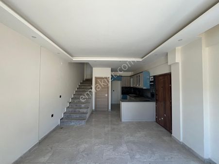 Torbalı Dağkızılca Mah Satılık Havuzlu Dubleks Villa