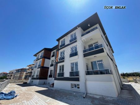 Afyon Üçok Emlaktan Mareşal De Sıfır Arakat 3+1 Daire