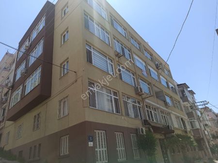 Merkezi Konumda Deniz Manzaralı 3+1 Geniş Ara Kat Satılık Daire