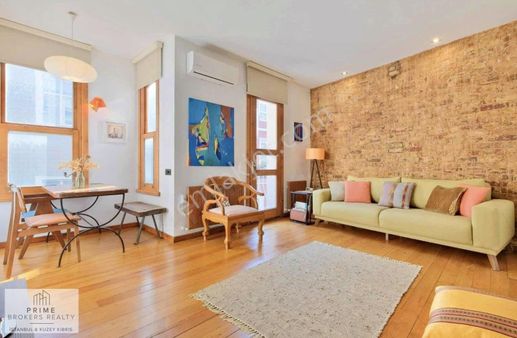 Cihangir Merkezde Tarihi Binada Aırbnb Uygun Satılık Fırsat Dair