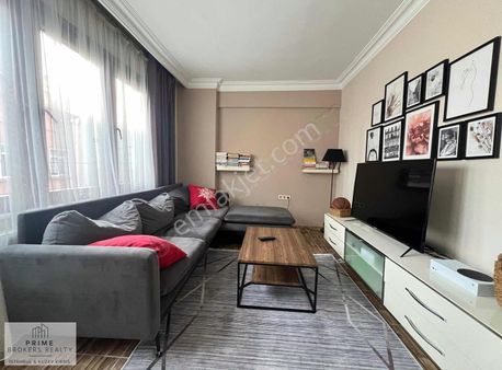 Cihangir Merkezde Süngü Sokakta Ferah Satılık 1+1 Daire