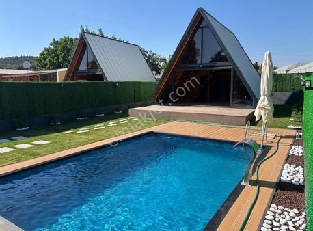 İzmir Menderes Yeniköy De 300 M Havuzlu Bungalov Ev