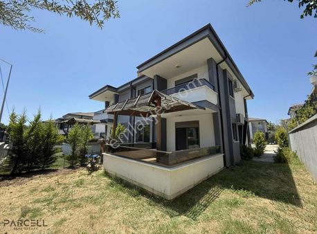 Küçükkuyu Mıhlı'da Site İçerisinde Satılık 4+1 Dubleks Villa