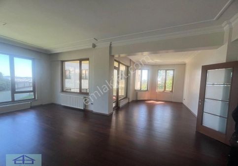 Elite’den Mihribat Sitesinde Kısmi Boğaz Manzaralı Daire