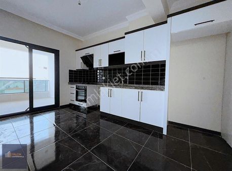 ꔪyalçın'dan▄kadıköyde İzmir Yoluna Cephe Sıfır Ara Kat 2+1