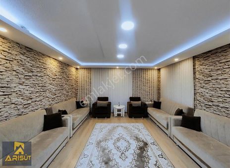 Arısüt Emlaktan 4+1 Satılık Daire
