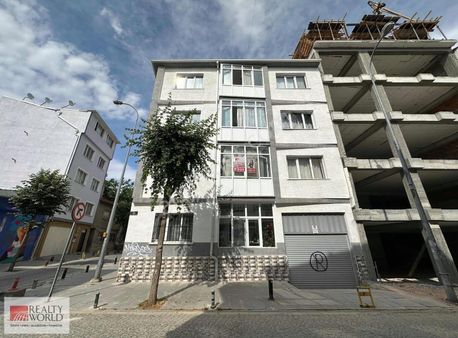 Rw Detay'dan İstiklal Mah Üç Cepheli Arakat 3+1 Satılık Daire